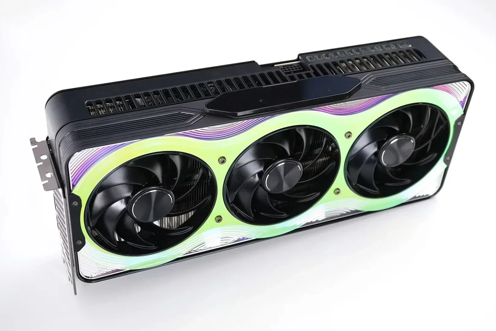 Scheda grafica Palit GeForce R - Rtx 5090 32Gb recensione e prezzo
